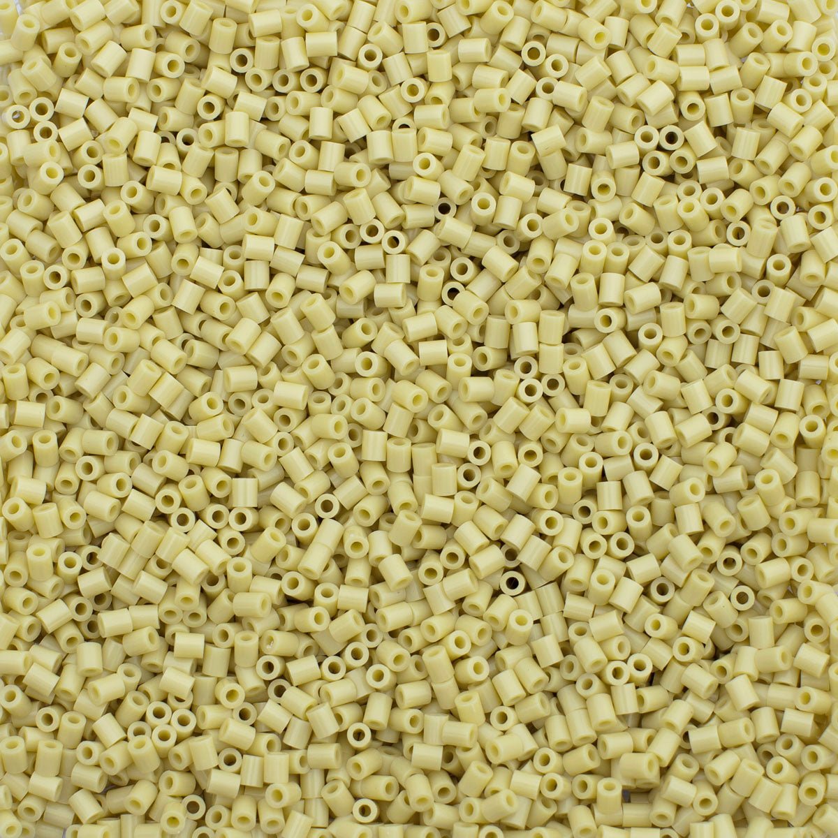 2000 Artkal® MINI C hart 2,6 mm - C107 SEASHELL BEIGE von Spielzeughafen