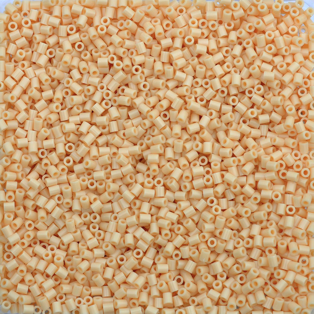 2000 Artkal® MINI C hart 2,6 mm - C92 PALE SKIN von Spielzeughafen