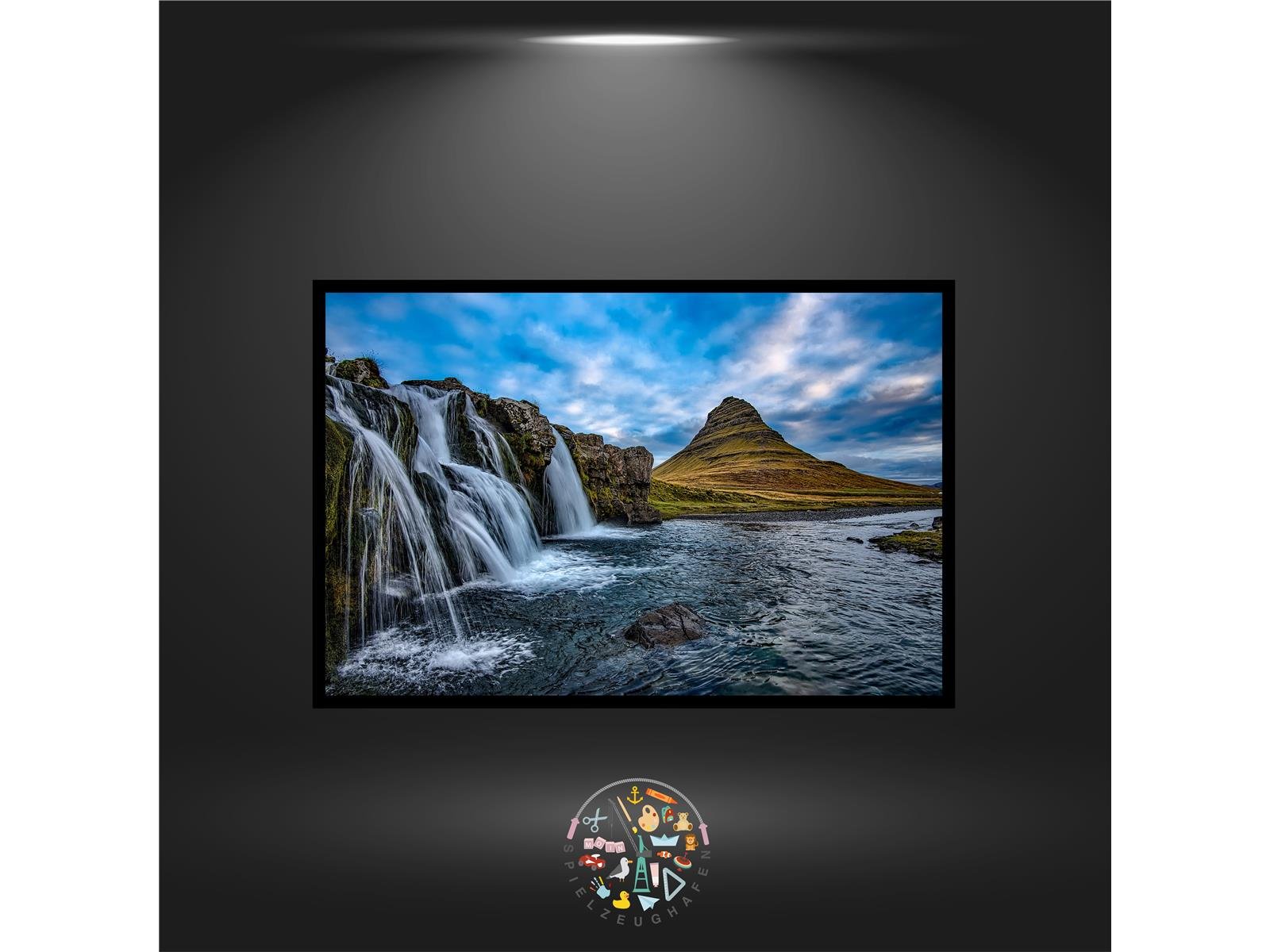 Calming Waterfall - Quadratisch von Spielzeughafen