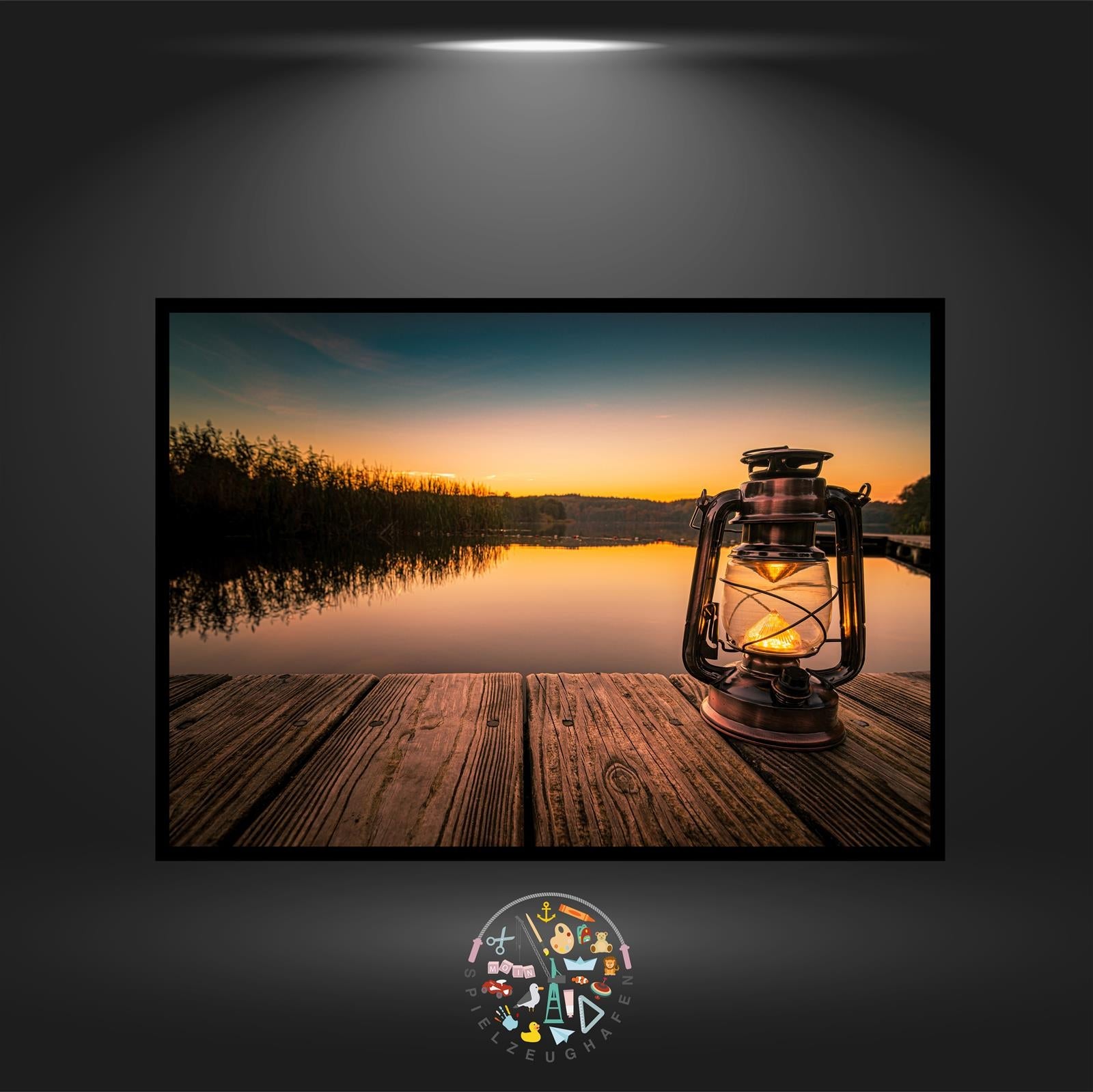 'Laterne am Steg' - Quadratisch (exklusiv) von Spielzeughafen