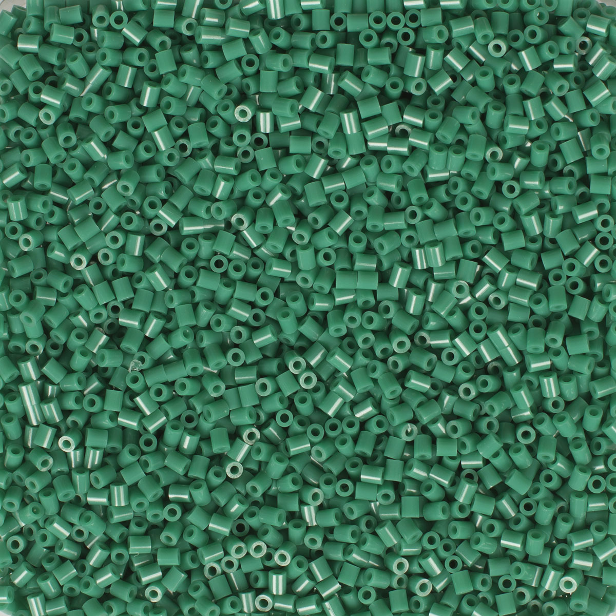 2000 Artkal® MINI C hart 2,6 mm - C124 SNAKE GREEN