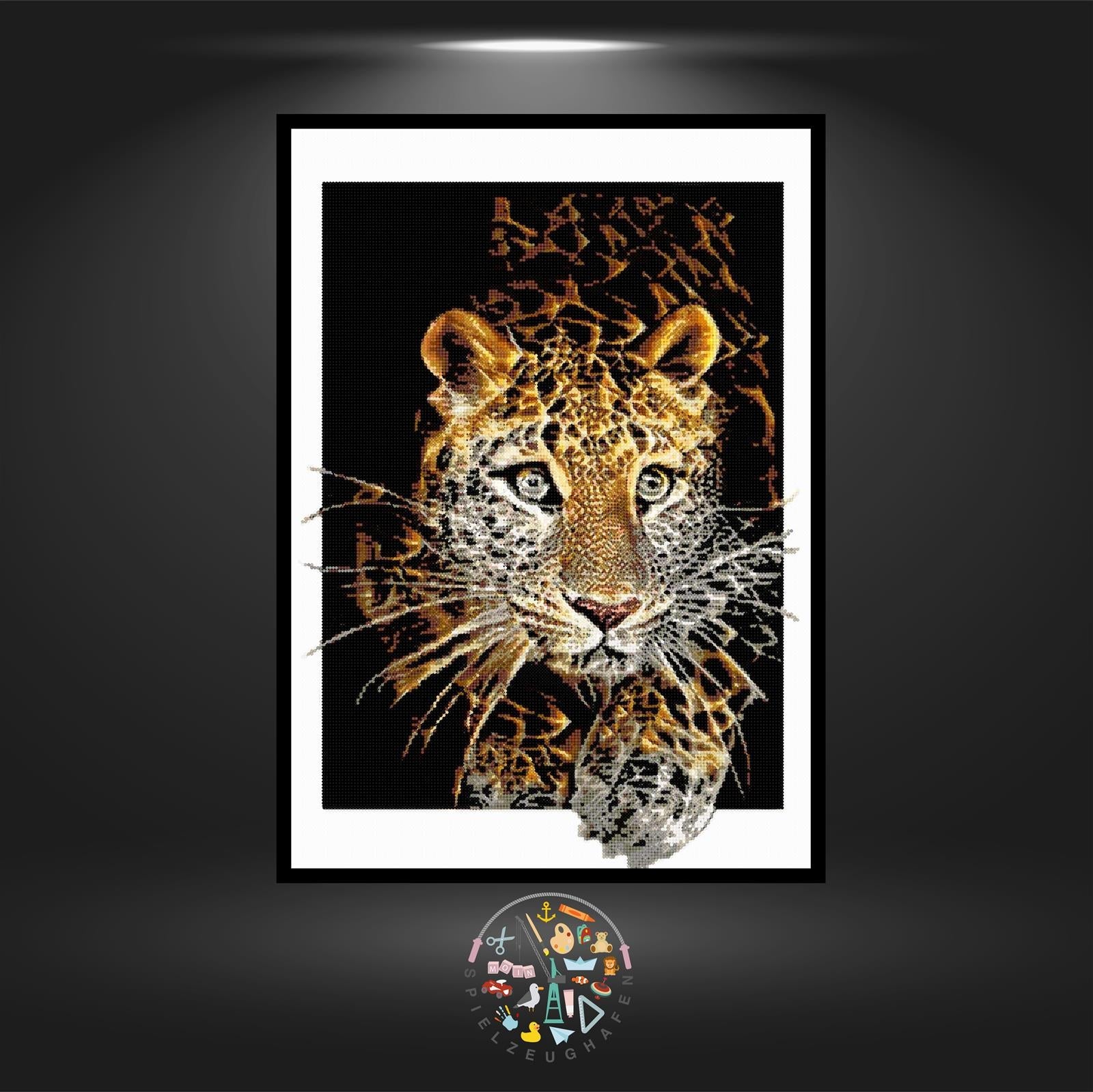 'Leopardin Aziza' - Strass / Rhinestone von Spielzeughafen